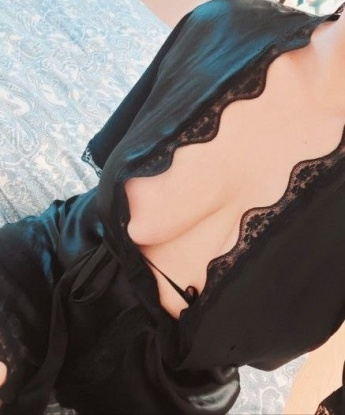 😏🌟 У меня есть все, чтобы сделать твои фантазии реальностью. Открой для себя мир наслаждения и страсти со мной! 😈🔥 Я гарантирую полную конфиденциальность и удовлетворение твоих желаний. 💫💕 Не веришь? Посмотри мои отзывы и фото – они говорят сами за себя. ✨📸 Тебя ждет незабываемое время в Москве с самой страстной и ненасытной девушкой! 💖🌃 Обратись ко мне и ты не пожалеешь! 💌💫 Дарья